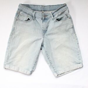 Levis Women's Vintage 501 cutoff denim shorts light wash Shorts Size 27